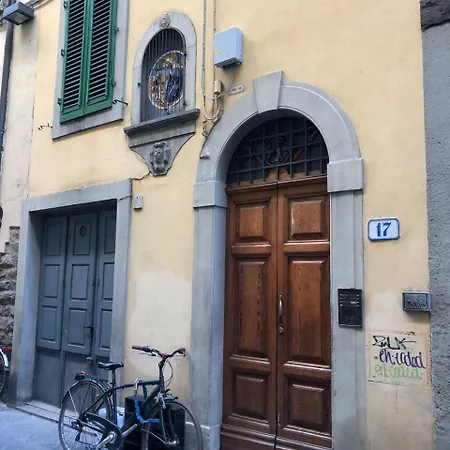 Tiny Pitti *