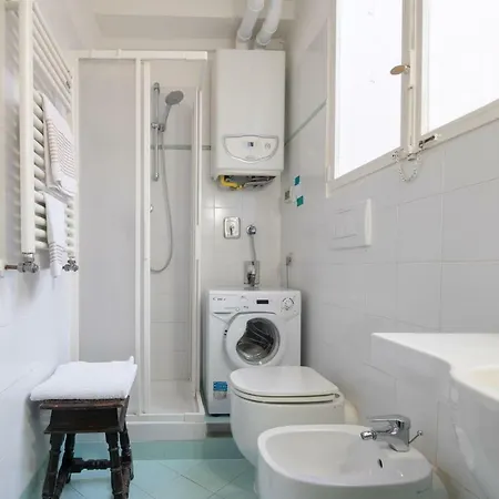 Tiny Pitti Apartment *